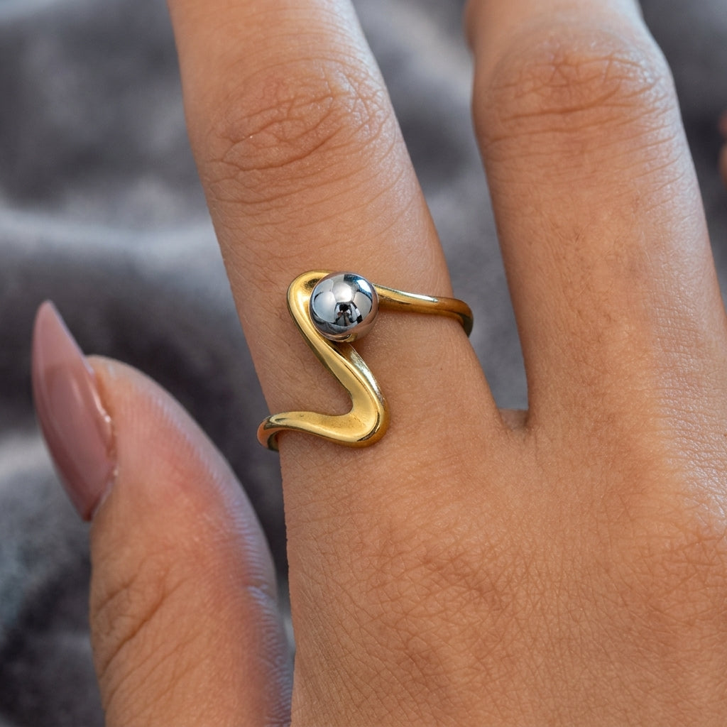 Minimalist Wave Ring