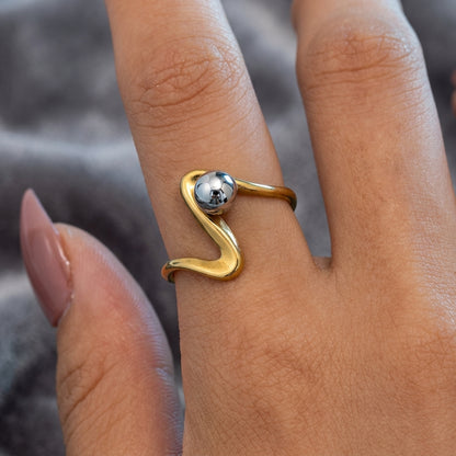Minimalist Wave Ring