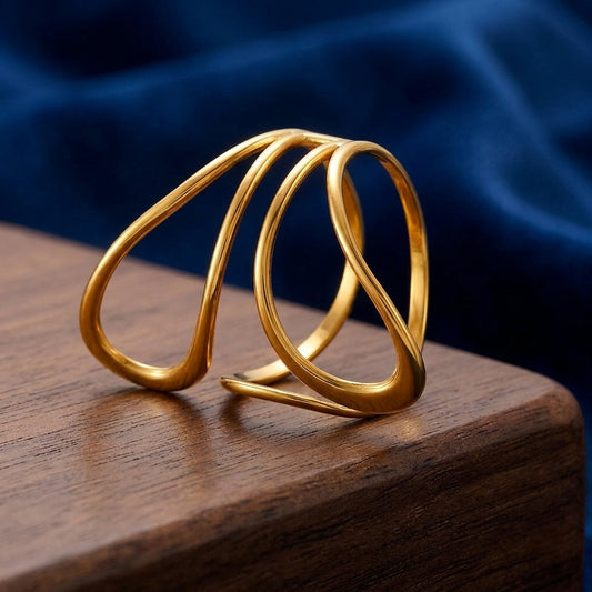 Adjustable minimalist statement ring.