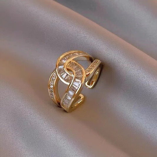Double Crystalline Knot Statement Ring.